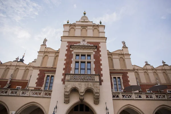 Ruas e edifícios de krakow de tarde em verão — Fotografia de Stock