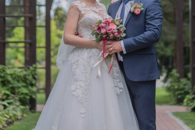 Gelin ve damat ve Park Düğün buketi