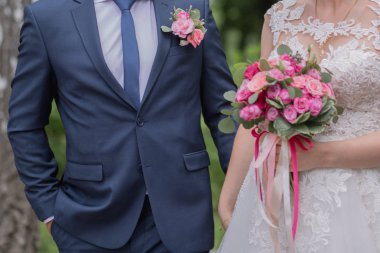 Gelin ve damat ve Park Düğün buketi