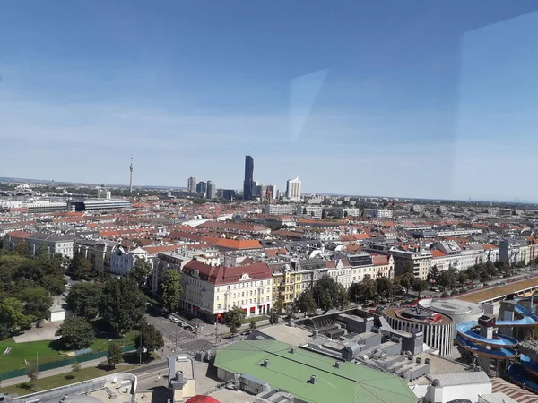 Yüksek Viyana'dan şehir görünümünü — Stok fotoğraf