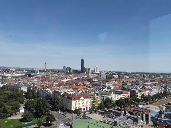 Yüksek Viyana'dan şehir görünümünü — Stok fotoğraf