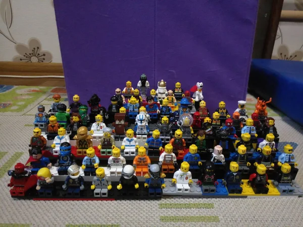 Los hombres de Lego se reúnen mucho — Foto de Stock