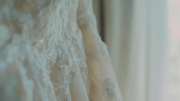 Noiva Vestido Noiva Pendurado Armário — Vídeo de Stock