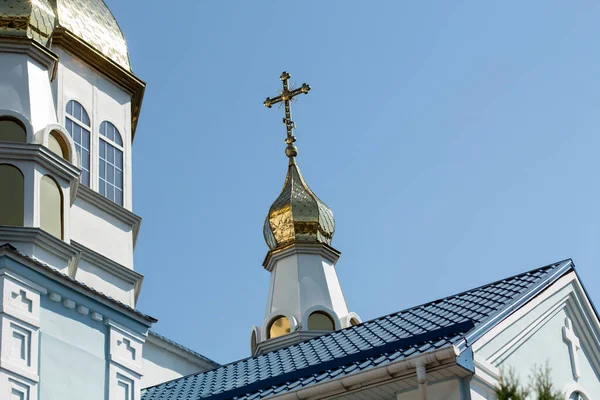 Dômes Église Contre Ciel Bleu — Photo