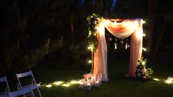 Арка Свадебной Церемонии Ночью — стоковое видео