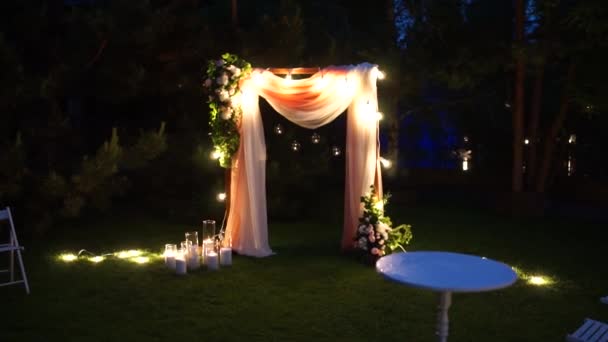 Arco Para Una Ceremonia Boda Por Noche — Vídeo de stock