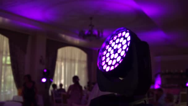 假日用紫色聚光灯 — 图库视频影像
