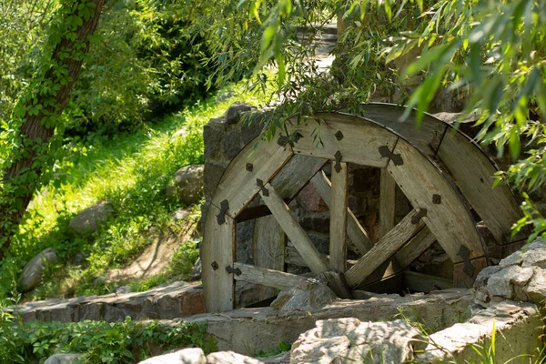 Oud Houten Waterpompwiel Rivier — Stockfoto