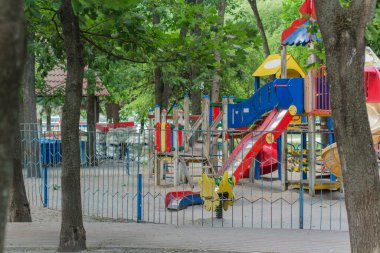 Yaz parkında bir oyun parkı