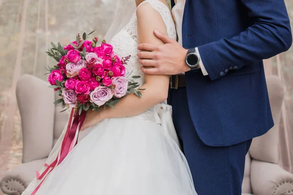 Sposa Sposo Insieme Nel Parco Matrimonio — Foto Stock