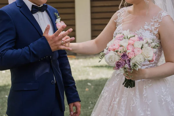 Brud Och Brudgum Vid Bröllopsceremonin — Stockfoto