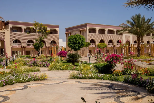 Edificios Árabes Con Palmeras Hotel — Foto de Stock