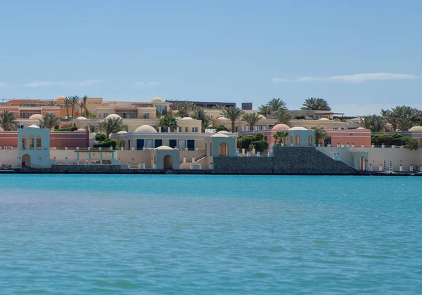 Plaża Morska Palmami Domami Egipcie — Zdjęcie stockowe