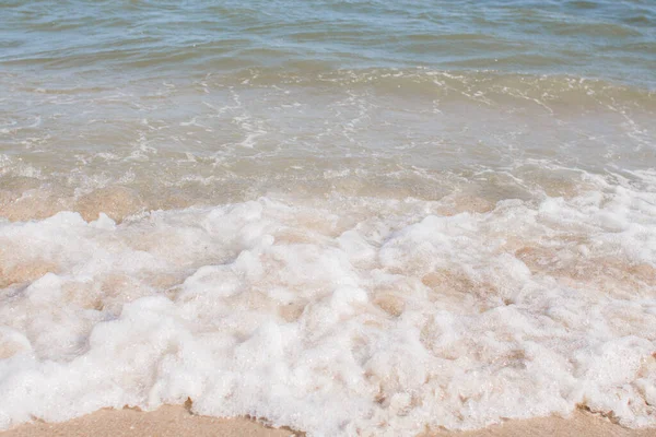 Морські Хвилі Піщаному Березі Вдень — стокове фото