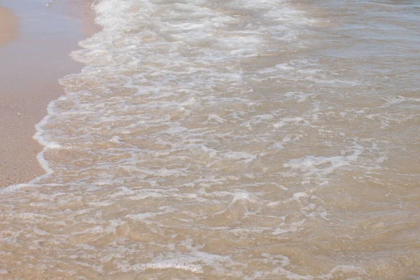 Havsvågor Sandstrand Eftermiddagen — Stockfoto