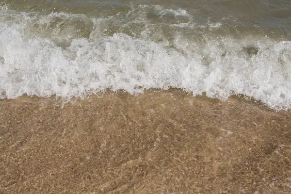 Meereswellen Einem Sandigen Ufer Nachmittag — Stockfoto