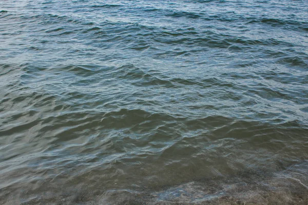 Een Zeewater Aan Kust Heldere Lucht — Stockfoto