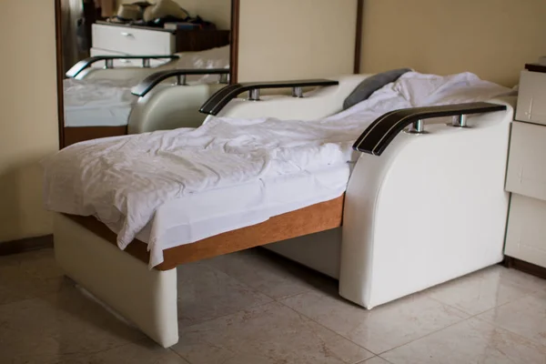 Крісло Ліжко Ліжком Кімнаті — стокове фото