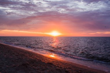 Bulutlu güzel bir gün doğumu