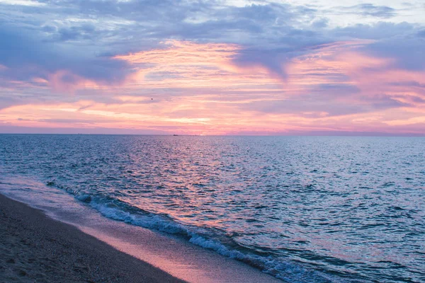 Bulutlu güzel bir gün doğumu