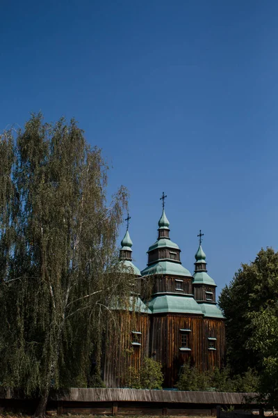 Старая Деревянная Церковь Лесу — стоковое фото