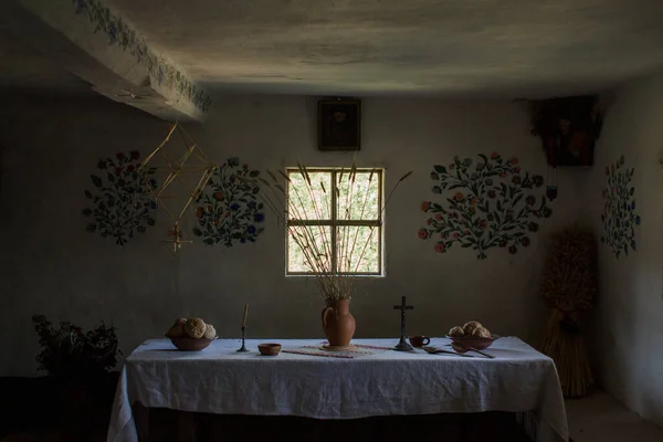 Interior Una Antigua Casa Eslava Con Ventana — Foto de Stock