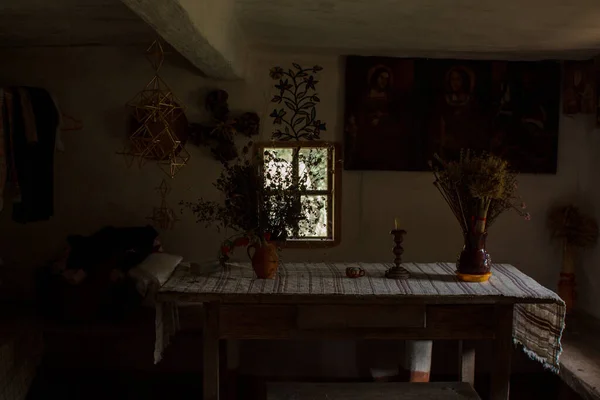 Interior Una Antigua Casa Eslava Con Ventana — Foto de Stock