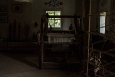 Eski bir Slav evinin içi.