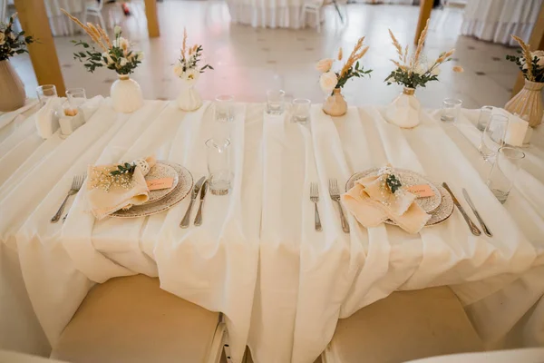 Eine Hochzeitsdekoration Auf Dem Tisch Restaurant — Stockfoto