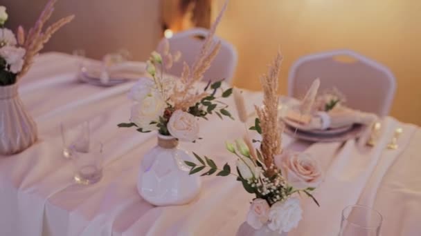 Decoração Mesa Casamento Restaurante — Vídeo de Stock