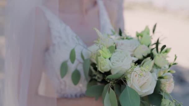 Невеста Свадебном Платье Букетом — стоковое видео