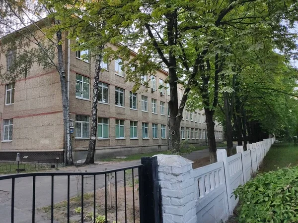 Das Territorium Der Alten Ziegelschule Mit Dem Hof — Stockfoto