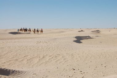 Afrika 'daki Sahara Çölü' ndeki kum tepeleri