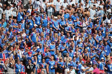16.06.2018. Moskova, Rusya: Arjantin ve İzlandaca hayranları arasında Arjantin v İzlanda Moscow Spartak stadyumu FIFA Dünya Kupası Rusya 2018, D grubu, futbol maçı maçtan önce standları renk.