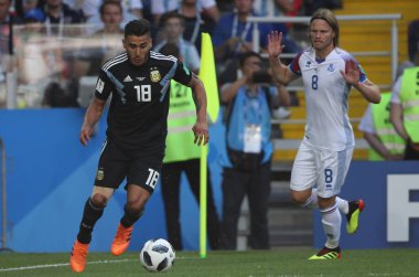 16.06.2018. Moskova, Rusya: Silvio ve Bjarnason FIFA Dünya Kupası Rusya 2018, D grubu, maç sırasında eylem futbol maçı arasında Arjantin v İzlanda Moscow Spartak stadyumu.