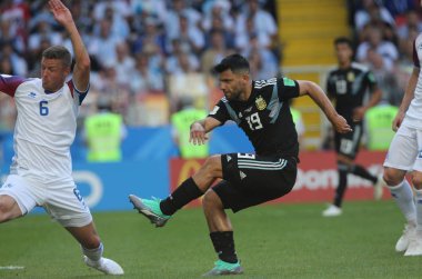 16.06.2018. Moskova, Rusya: Sergio Aguero futbol gol ve Arjantin v İzlanda Moscow Spartak Stadyumu arasında FIFA Dünya Kupası Rusya 2018, D grubu, futbol maçı maç sırasında kutluyor.