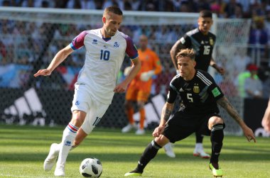 16.06.2018. Moskova, Rusya: Sigurdsson ve Biglia FIFA Dünya Kupası Rusya 2018, D grubu, maç sırasında eylem futbol maçı arasında Arjantin v İzlanda Moscow Spartak stadyumu.
