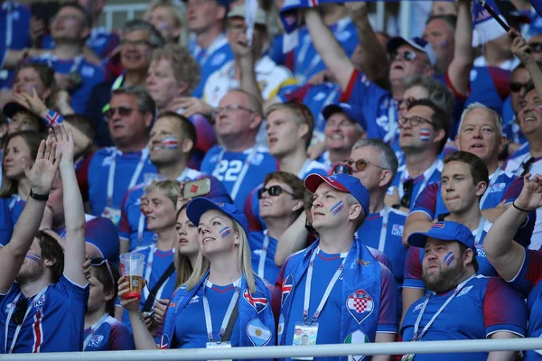 16.06.2018. Moskova, Rusya: Arjantin ve İzlandaca hayranları arasında Arjantin v İzlanda Moscow Spartak stadyumu FIFA Dünya Kupası Rusya 2018, D grubu, futbol maçı maçtan önce standları renk.