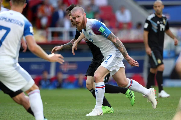 16.06.2018. Moskova, Rusya: Gunnarsson içinde hareket sırasında maç FIFA Dünya Kupası Rusya 2018, D grubu, futbol maç arasında Arjantin v İzlanda Moscow Spartak stadyumu.