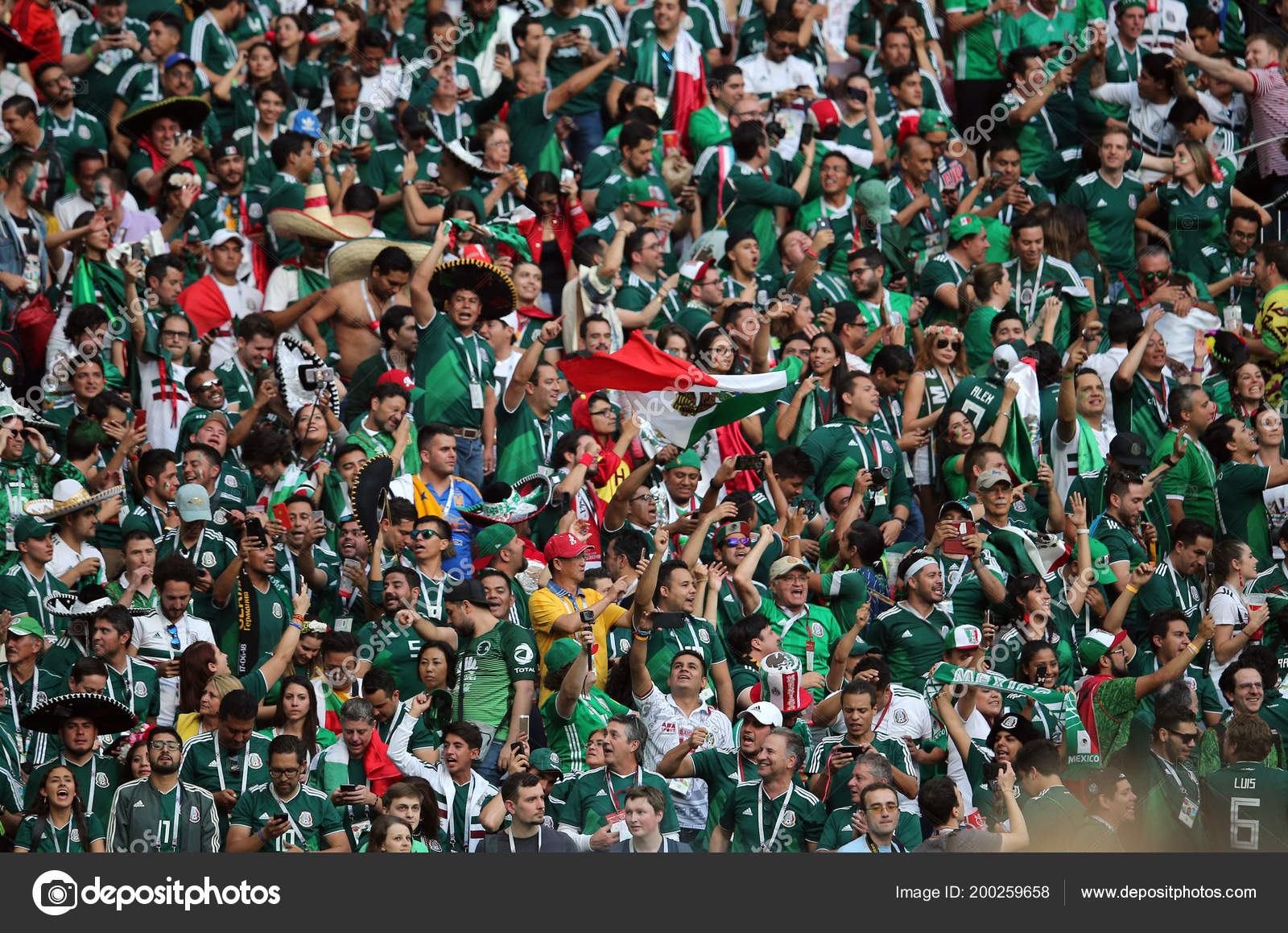 2018 Moscou Rússia Torcedores Alemães Mexicanos Nas Arquibancadas Copa Mundo  — Fotografia de Stock Editorial © m.iacobucci.tiscali.it #200258532