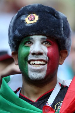 17.06.2018. Moskova, Rusya: Alman ve Meksika hayranları FIFA Dünya Kupası Rusya 2018, F Grubu, futbolda tribünlerde Almanya v Meksika Moskova'da Lujniki Stadyumu arasında eşleme.