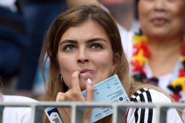 17.06.2018. Moskova, Rusya: Alman ve Meksika hayranları FIFA Dünya Kupası Rusya 2018, F Grubu, futbolda tribünlerde Almanya v Meksika Moskova'da Lujniki Stadyumu arasında eşleme.