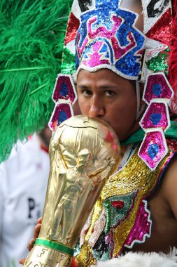 17.06.2018. Moskova, Rusya: Alman ve Meksika hayranları FIFA Dünya Kupası Rusya 2018, F Grubu, futbolda tribünlerde Almanya v Meksika Moskova'da Lujniki Stadyumu arasında eşleme.