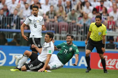 17.06.2018. Moskova, Rusya: Almanya v Meksika Moskova'da Lujniki Stadyumu arasında Vela ve Hummel eylem sırasında futbol FIFA Dünya Kupası Rusya 2018, F grubu eşleme.