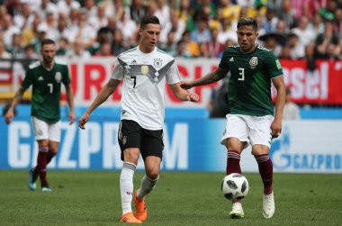 17.06.2018. Moskova, Rusya: Almanya v Meksika Moskova'da Lujniki Stadyumu arasında Draxler ve Salcedo eylem sırasında futbol FIFA Dünya Kupası Rusya 2018, F grubu eşleme.
