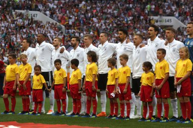 17.06.2018. Moskova, Rusya: Almanya takımı, futbol FIFA Dünya Kupası Rusya 2018, F Grubu marşı sırasında maç arasında Almanya v Meksika Moskova'da Lujniki Stadyumu.