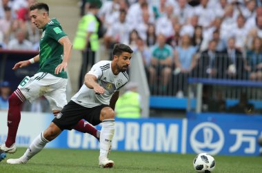 17.06.2018. Moskova, Rusya: Khedira eylem sırasında FIFA Dünya Kupası Rusya 2018, F Grubu, futbol maç arasında Almanya v Meksika Moskova'da Lujniki Stadyumu.