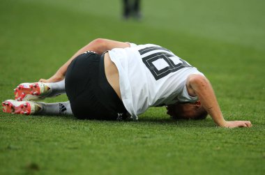 17.06.2018. Moskova, Rusya: FIFA Dünya Kupası Rusya 2018, F Grubu, Almanya v Meksika Moskova'da Lujniki Stadyumu futbol maçı sırasında yaralı Kimmich.