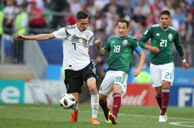 17.06.2018. Moskova, Rusya: Almanya v Meksika Moskova'da Lujniki Stadyumu arasında Draxler ve Guardado eylem sırasında futbol FIFA Dünya Kupası Rusya 2018, F grubu eşleme.