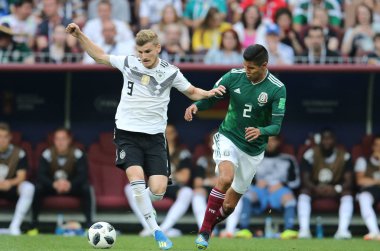 17.06.2018. Moskova, Rusya: Almanya v Meksika Moskova'da Lujniki Stadyumu arasında Werner ve Ayala eylem sırasında futbol FIFA Dünya Kupası Rusya 2018, F grubu eşleme.